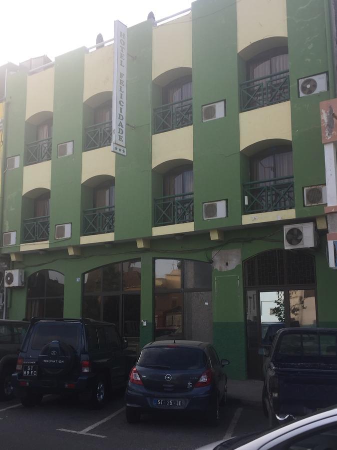 Felicidade Hotel Πράγια Εξωτερικό φωτογραφία